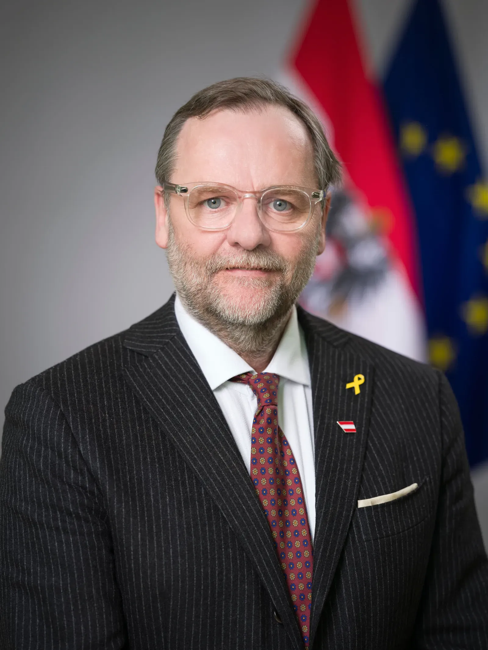 Offizielles Porträt von Staatssekretär Josef Schellhorn